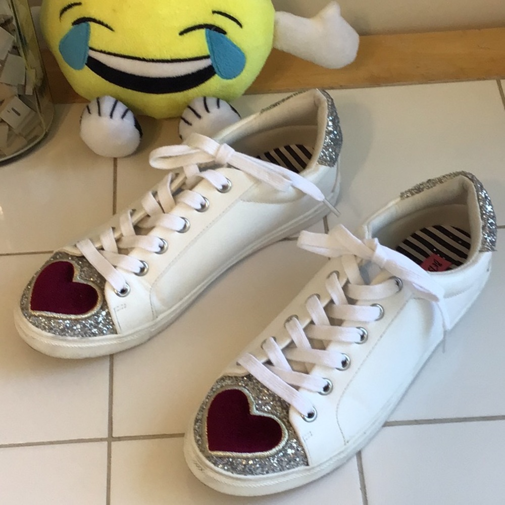‘Betsy Johnson’ White w/Red Velvet Hearts/Glitter Lace-Up Sneakers - Picture 3 of 8
